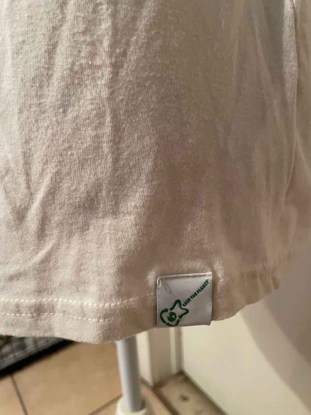 “Hard Rock Cafe” White Fitted Tee with Blue & Green Globe and Red Accent! - Picture 2 of 4